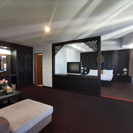 Nana Buri Hotel Chumphon Buitenkant foto