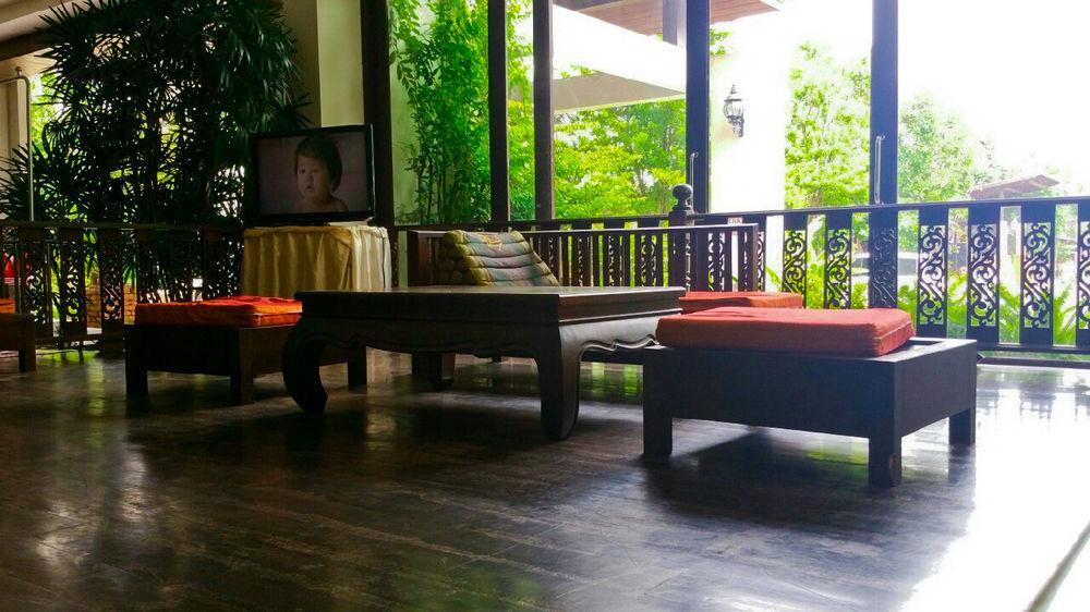 Nana Buri Hotel Chumphon Buitenkant foto