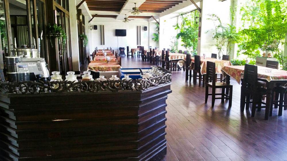 Nana Buri Hotel Chumphon Buitenkant foto