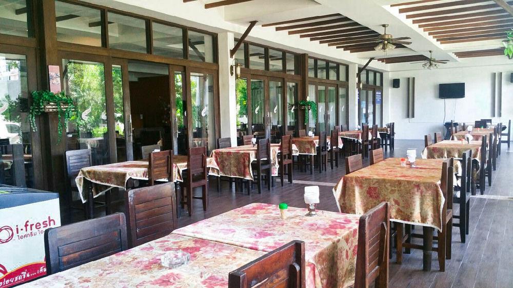 Nana Buri Hotel Chumphon Buitenkant foto