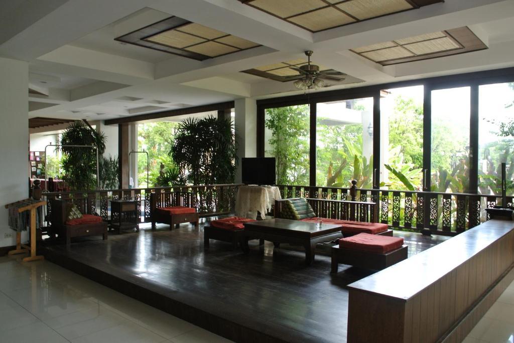 Nana Buri Hotel Chumphon Buitenkant foto