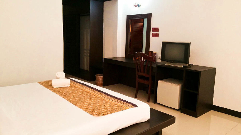 Nana Buri Hotel Chumphon Buitenkant foto