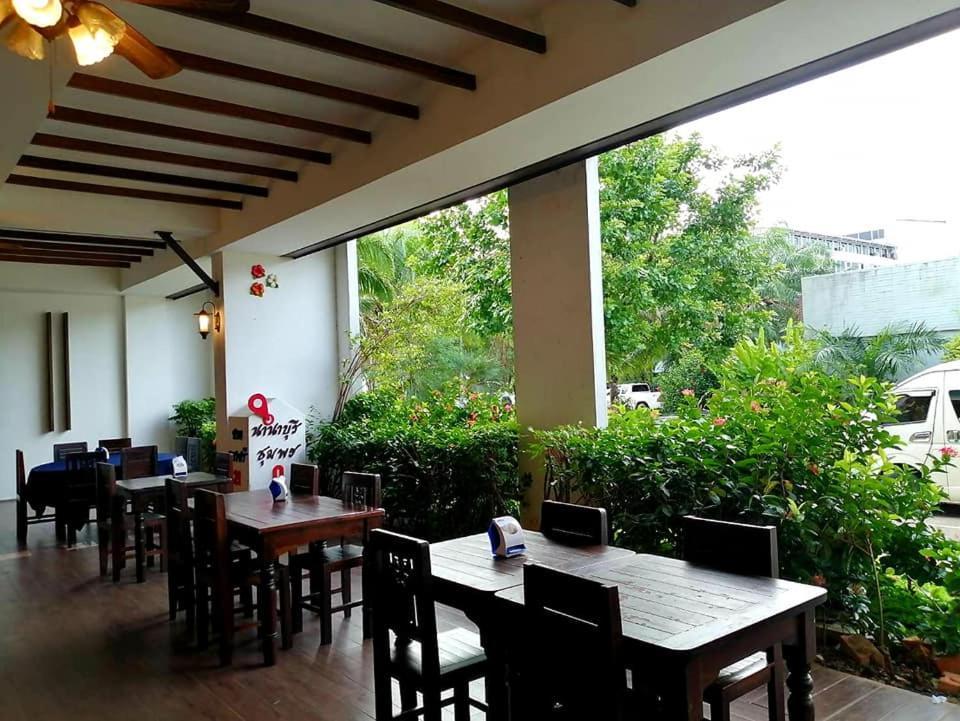 Nana Buri Hotel Chumphon Buitenkant foto