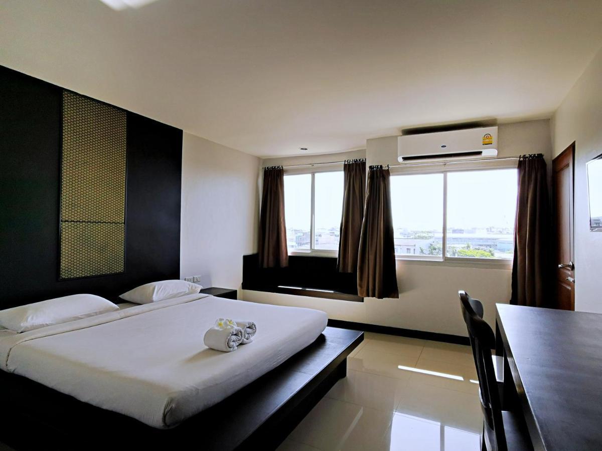 Nana Buri Hotel Chumphon Buitenkant foto